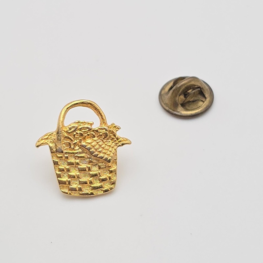 Vintage Picnic Basket Pin Brooch Lapel Pin Tie Tack Gold Plate .75" FREE $HIP!